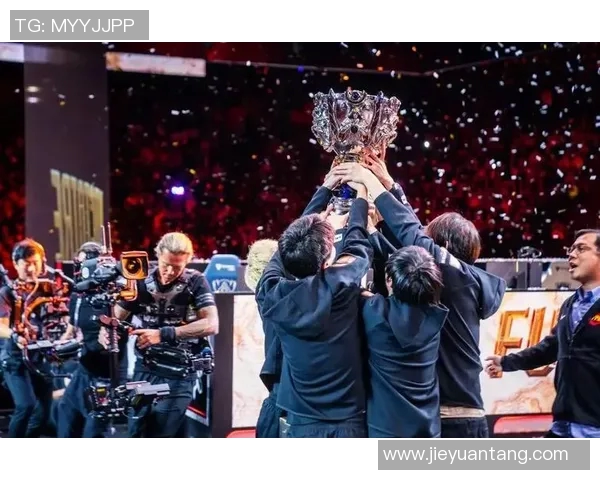 英雄联盟技术排行榜揭晓FPX强势跻身第七名引发热议