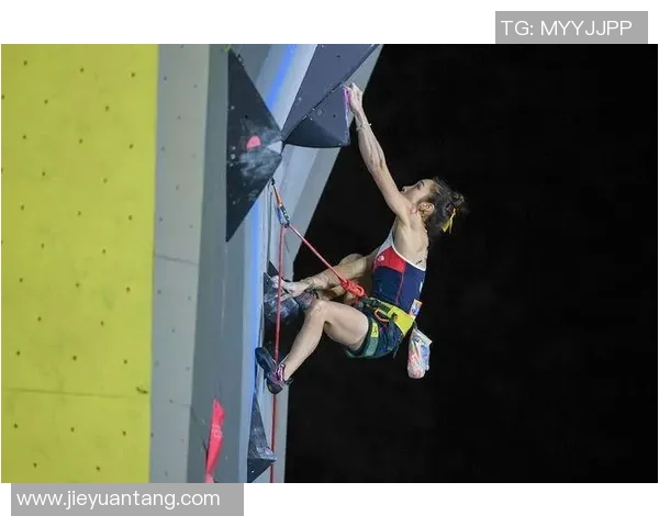 重庆攀岩队与深圳攀岩队赛后复盘分析比赛节奏与表现对比 重庆攀岩队与深圳攀岩队赛后复盘分析比赛节奏与表现对比