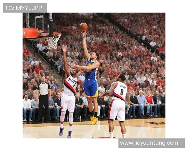 勇士与开拓者激战四月二十三日期待精彩对决与球员表现 勇士与开拓者激战四月二十三日期待精彩对决与球员表现