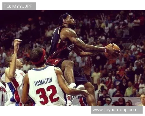 勒布朗与安东尼的传奇对决：篮球场上的友谊与竞争交织的故事