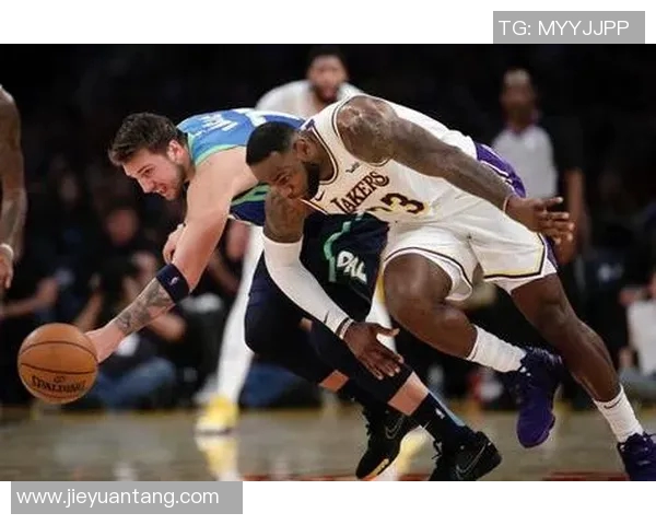 湖人对决热火在线直播全程回顾与精彩瞬间分析 湖人对决热火在线直播全程回顾与精彩瞬间分析