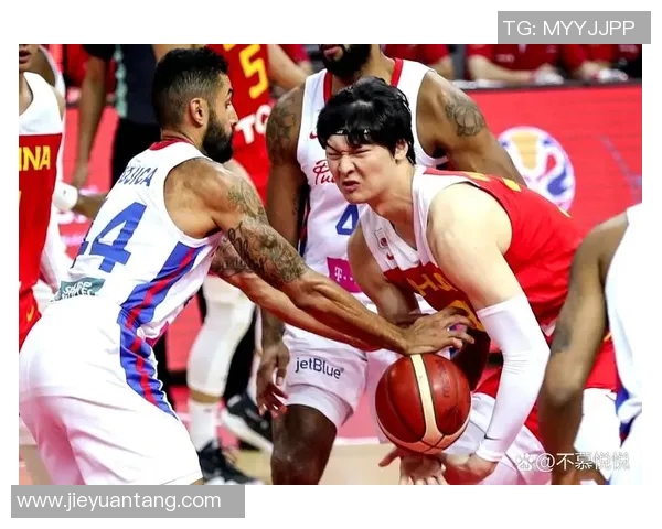 激烈对决3对3篮球赛中国队迎战韩国队展现青春风采与团队精神