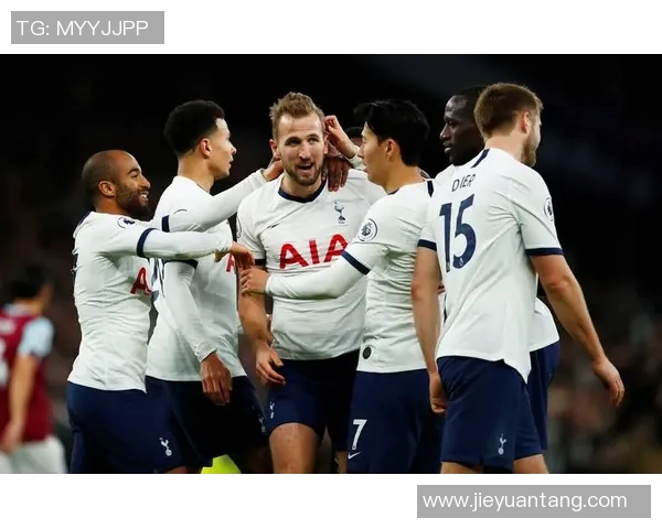 热刺与狼队激战正酣英超赛场上演精彩对决与战术较量