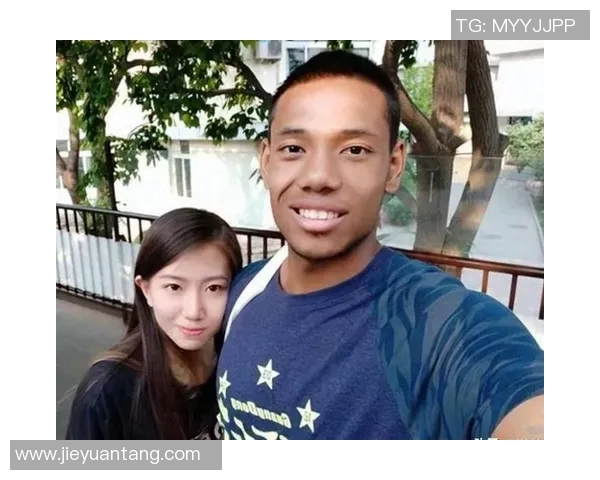 祝铭震的奋斗历程与音乐梦想：从小镇少年到华语乐坛新星的成长故事