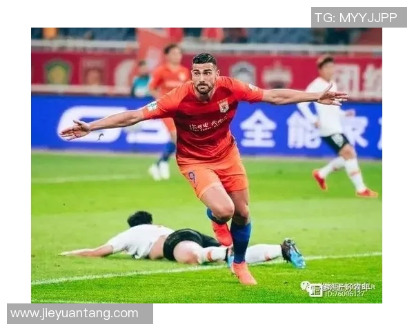 莫尔德与斯托姆的巅峰对决谁能在赛场上笑到最后