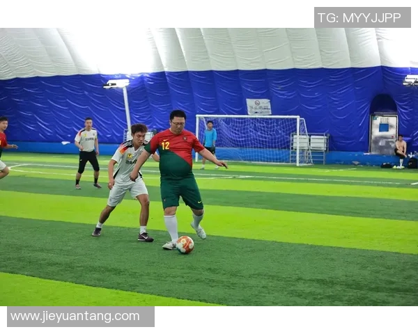 西雅图海湾与华盛顿联的激烈对决揭示足球战术的魅力与精彩瞬间