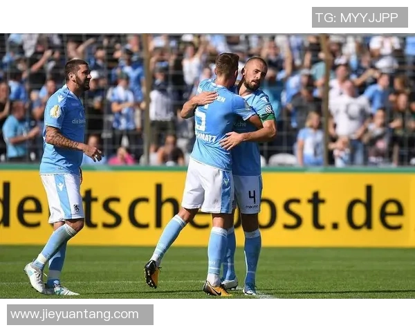 达姆队与圣保利队激战正酣谁能在这场较量中笑到最后 达姆队与圣保利队激战正酣谁能在这场较量中笑到最后