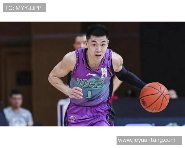 高诗岩：从篮球新星到国家队核心的成长之路与奋斗历程