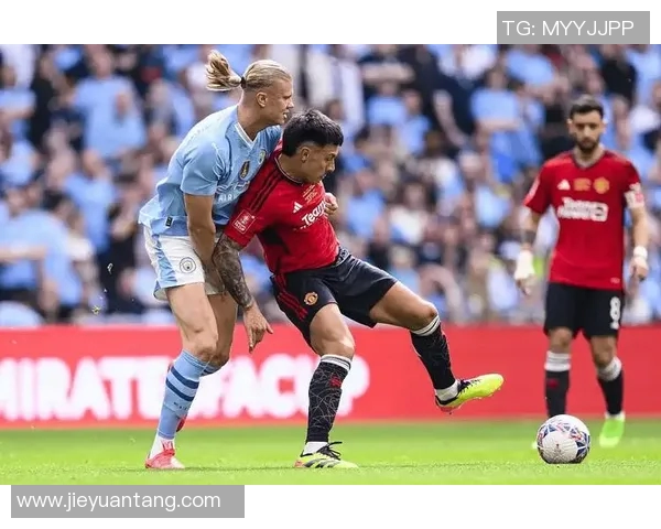 2008年曼联与曼城的经典对决回顾与战术分析 2008年曼联与曼城的经典对决回顾与战术分析