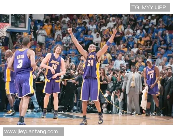 2014年快船与湖人对决回顾:洛杉矶篮球的巅峰对抗与激情时刻 2014年快船与湖人对决回顾:洛杉矶篮球的巅峰对抗与激情时刻