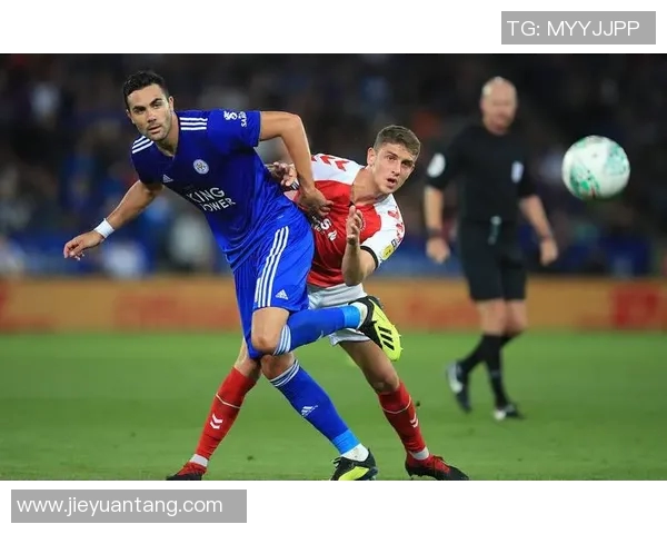 克鲁与什鲁斯的激烈对决揭示英甲联赛的竞争魅力与球队实力较量