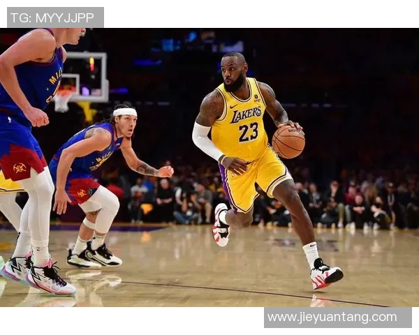 凯斯与巴辛斯基激战在即谁能在这场对决中笑到最后