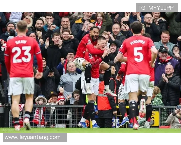 利物浦与曼联近期精彩对决比赛录像回顾与分析