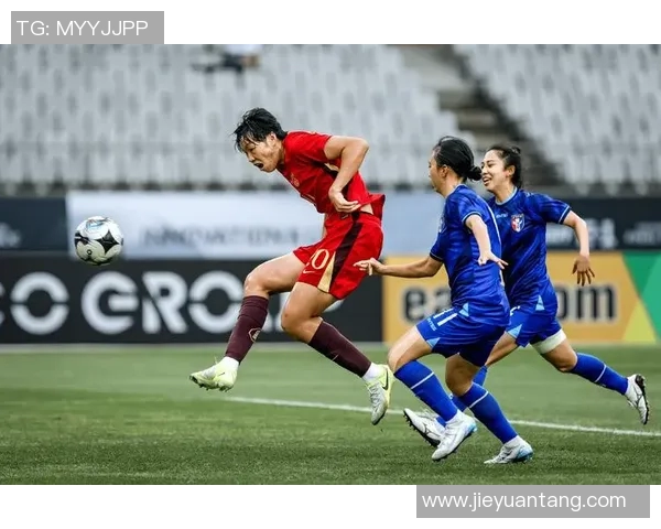 印度足球与中国足球的较量分析与未来发展展望